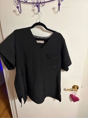 💜 2XL Tasha Black Scrub Top with White Heart Accent